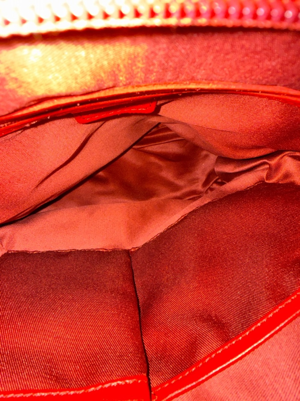 Elegant Red Women's Leather Backpack - Picture 4 of 4